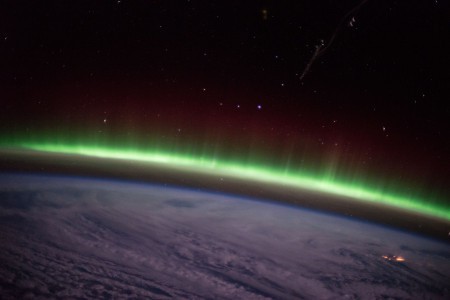 ISS-42_Aurora_borealis_over_North_Atlantic_Ocean - Avis Alaska